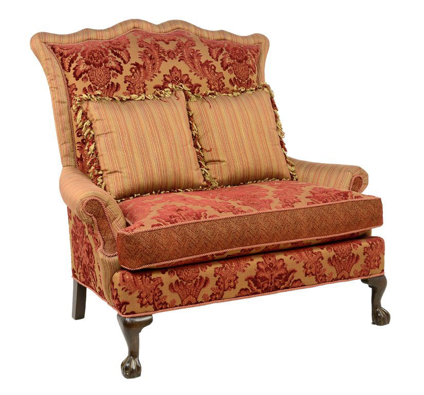 A KING SIZE DOUBLE SETTEE IN RED DAMASK UHOLSTERY BY