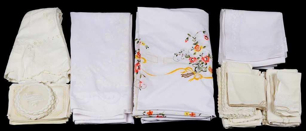 A COLLECTION OF ASSORTED TABLE LINENS: A COLLECTION OF ASSORTED TABLE LINENS Comprising a variety of table linens. 138 x 66 inches. Provenance: Property from The Estate of Maxine and Emil Mesinger
