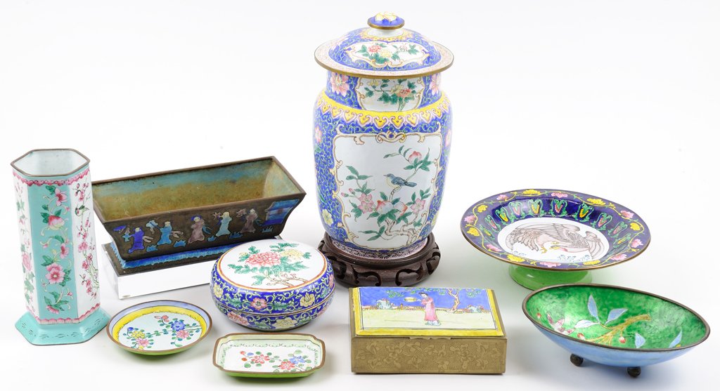 AN ASSEMBLED COLLECTION OF CHINESE CANTON ENAMEL AND: AN ASSEMBLED COLLECTION OF CHINESE CANTON ENAMEL AND FOIL ENAMEL ARTICLES The group comprising two pin dishes with floral motif, a hexagonal turquoise ground brush or pen holder, a round lidded box wi