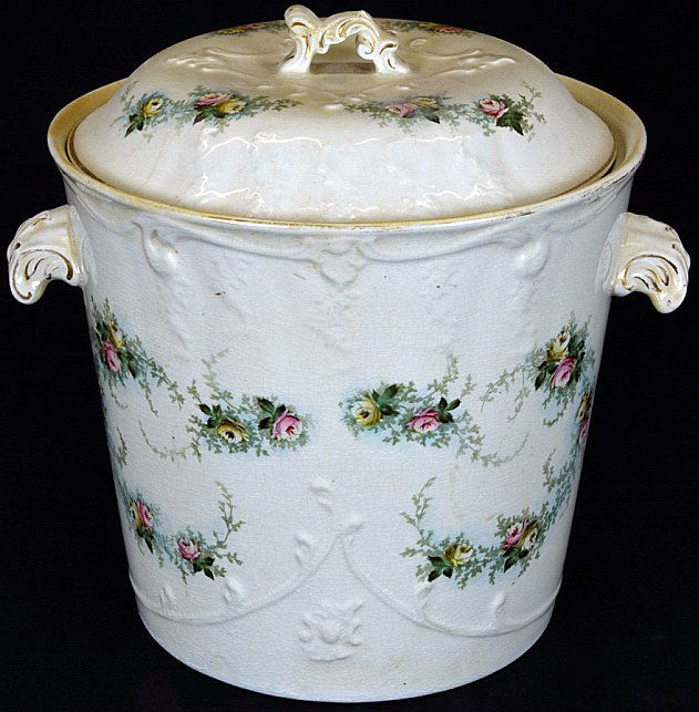 A VICTORIAN PORCELAIN SLOP BUCKET