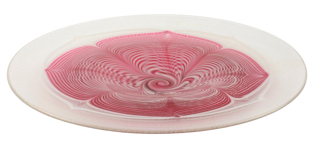 A STUART ABELMAN STUDIO ART GLASS CHARGER: A STUART ABELMAN STUDIO ART GLASS CHARGER Executed in verre de soie with quatrefoil pulled feather design in white and pink and resting on button pontil base, signed beneath edge Abelman PEIR 03-18 an