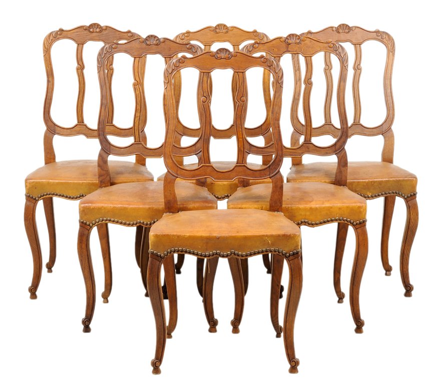 A SET OF SIX FRENCH LOUIS XV STYLE DINING CHAIRS: A SET OF SIX FRENCH LOUIS XV STYLE DINING CHAIRS Each dining chair having a shaped crest rail centered with a carved shell, over the vertical backsplats, above the upholstered seat with nailhead borde