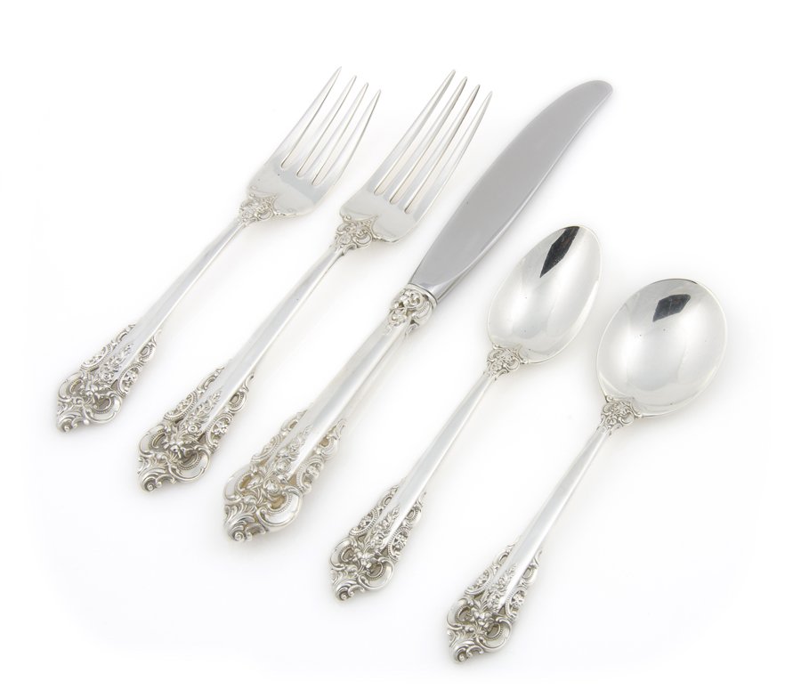 AN AMERICAN STERLING SILVER FLATWARE SERVICE FOR (1 of 6)