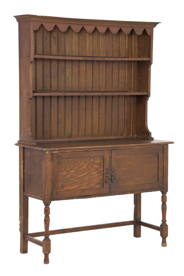 AN ENGLISH OAK WELSH CUPBOARD (1 of 4)