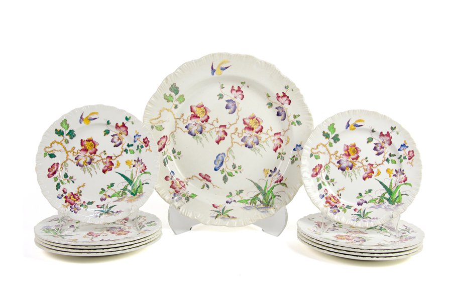 A SET OF ELEVEN WEDGWOOD PORCELAIN PLATES (1 of 4)