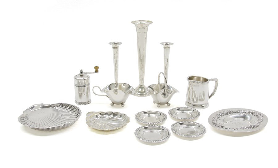 A COLLECTION OF AMERICAN STERLING SILVER TABLE ARTICLES (1 of 7)