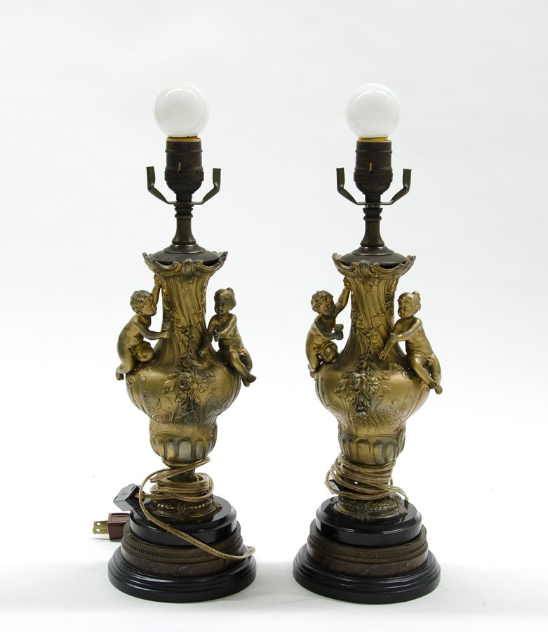 A PAIR OF DECORATIVE TABLE LAMPS (1 of 2)