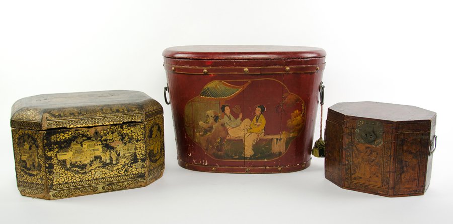 A CHINESE LACQUERED BOX (1 of 5)
