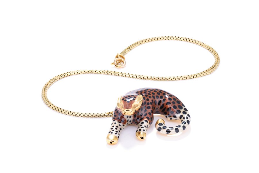 A CHEETAH PENDANT WITH CHAIN (1 of 3)
