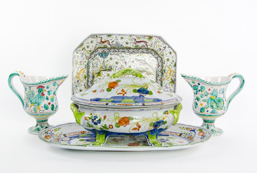 A COLLECTION OF CONTINENTAL FAIENCE TABLE ARTICLES (1 of 6)