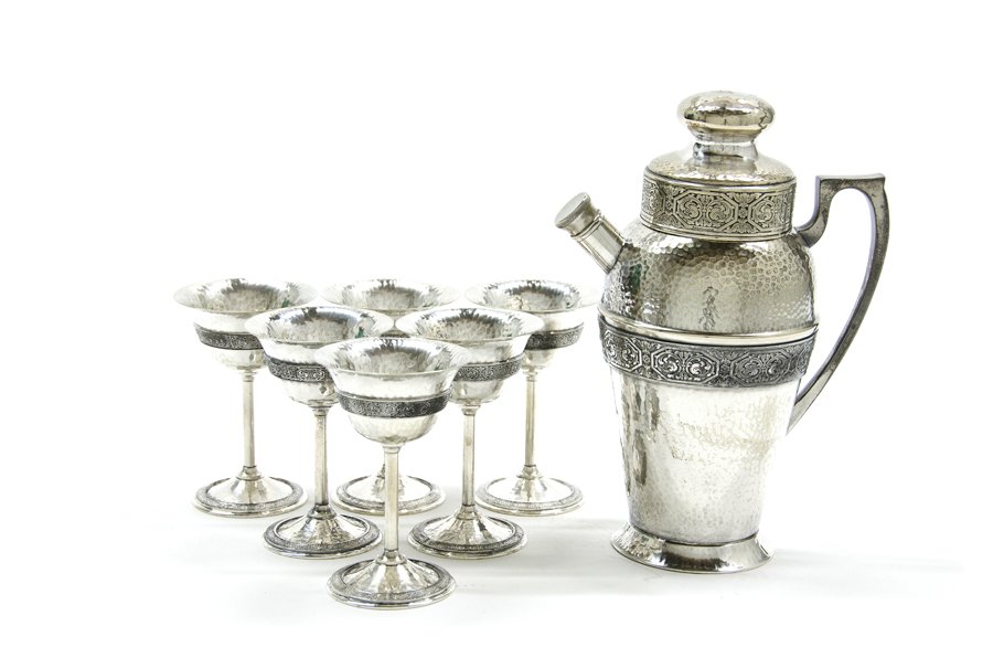 AN AMERICAN SILVER-PLATE DRINKS SET, APOLLO SILVER CO. (1 of 5)