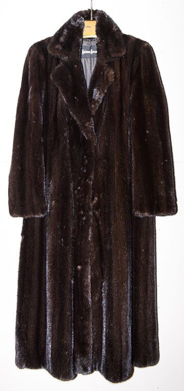 A NEIMAN MARCUS FULL LENGTH MINK FUR COAT (1 of 1)