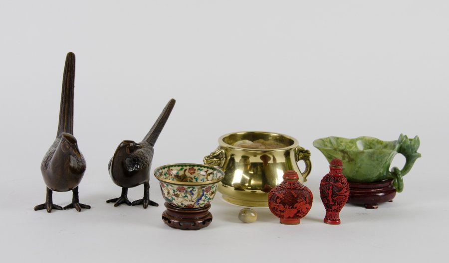 A COLLECTION OF ASIAN ART ITEMS (1 of 1)