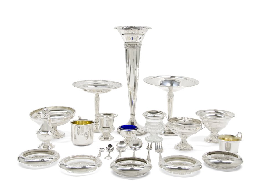 A COLLECTION OF STERLING SILVER TABLE ARTICLES (1 of 6)