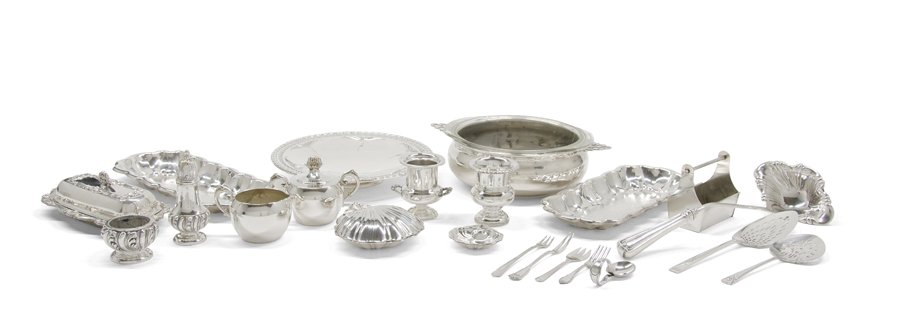 A COLLECTION OF SILVER-PLATE TABLE ARTICLES (1 of 9)