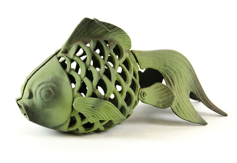 A SMALL RETICULATED METAL FISH LANTERN (1 of 1)