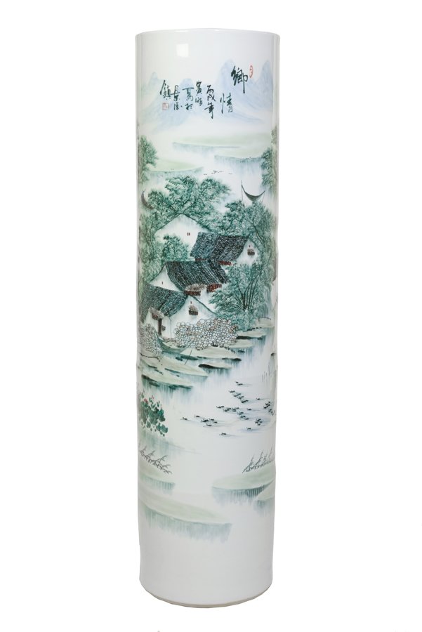 A LARGE CHINESE PORCELAIN FLOOR VASE (1 of 1)