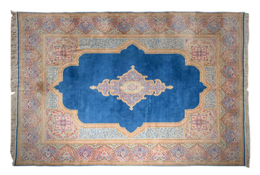 A KERMAN STYLE CARPET (1 of 1)