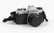 A PENTAX K1000 35MM CAMERA