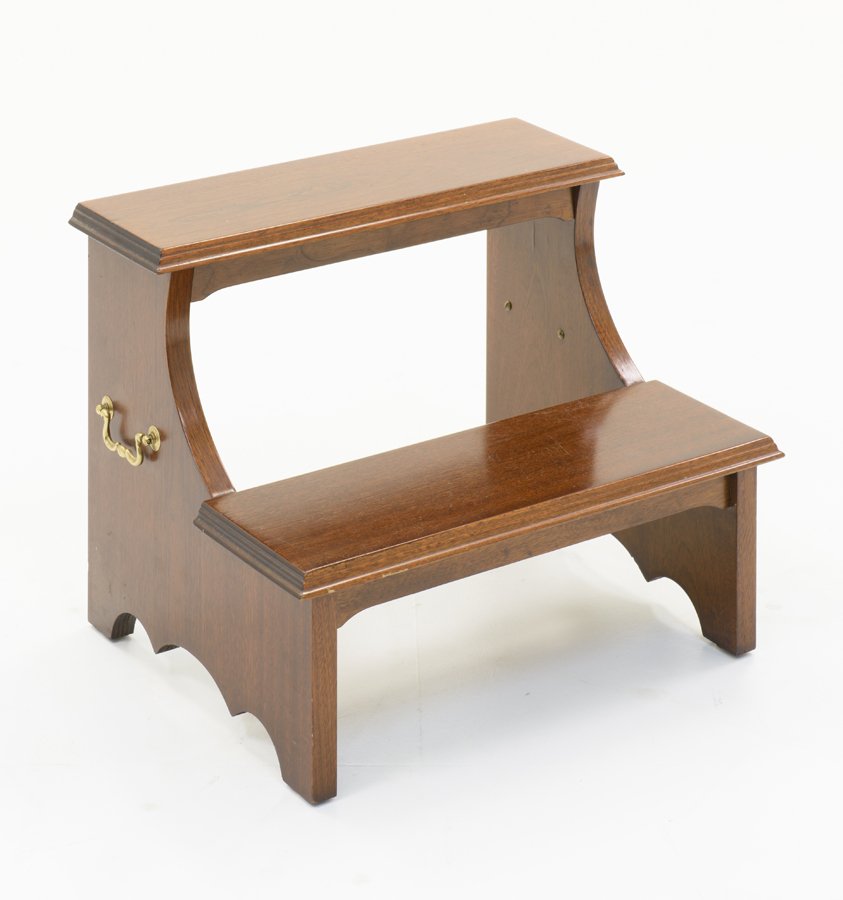 A SET OF MAHOGANY LIBRARY STEPS (1 of 1)