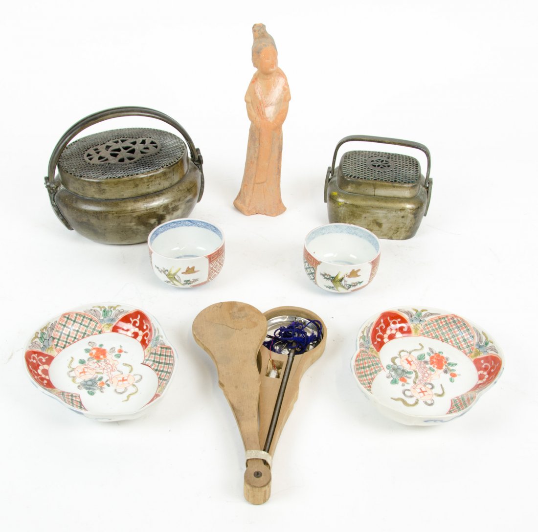 A GROUP OF CHINESE AND JAPANESE ITEMS (1 of 1)