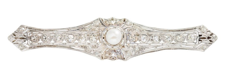 A VINTAGE BAR PIN WITH DIAMONDS AND A PEARL (1 of 1)