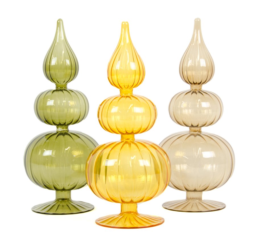 A GROUP OF THREE DECORATIVE GLASS ARTICLES (1 of 1)