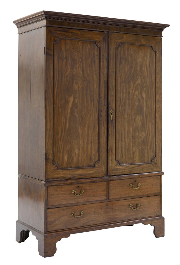 A GEORGE III MAHOGANY LINEN PRESS (1 of 4)
