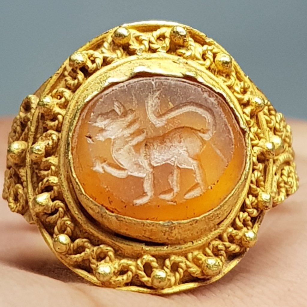 Lion Agate Old Roman 22k Gold Ring Intaglio  Stone (1 of 2)