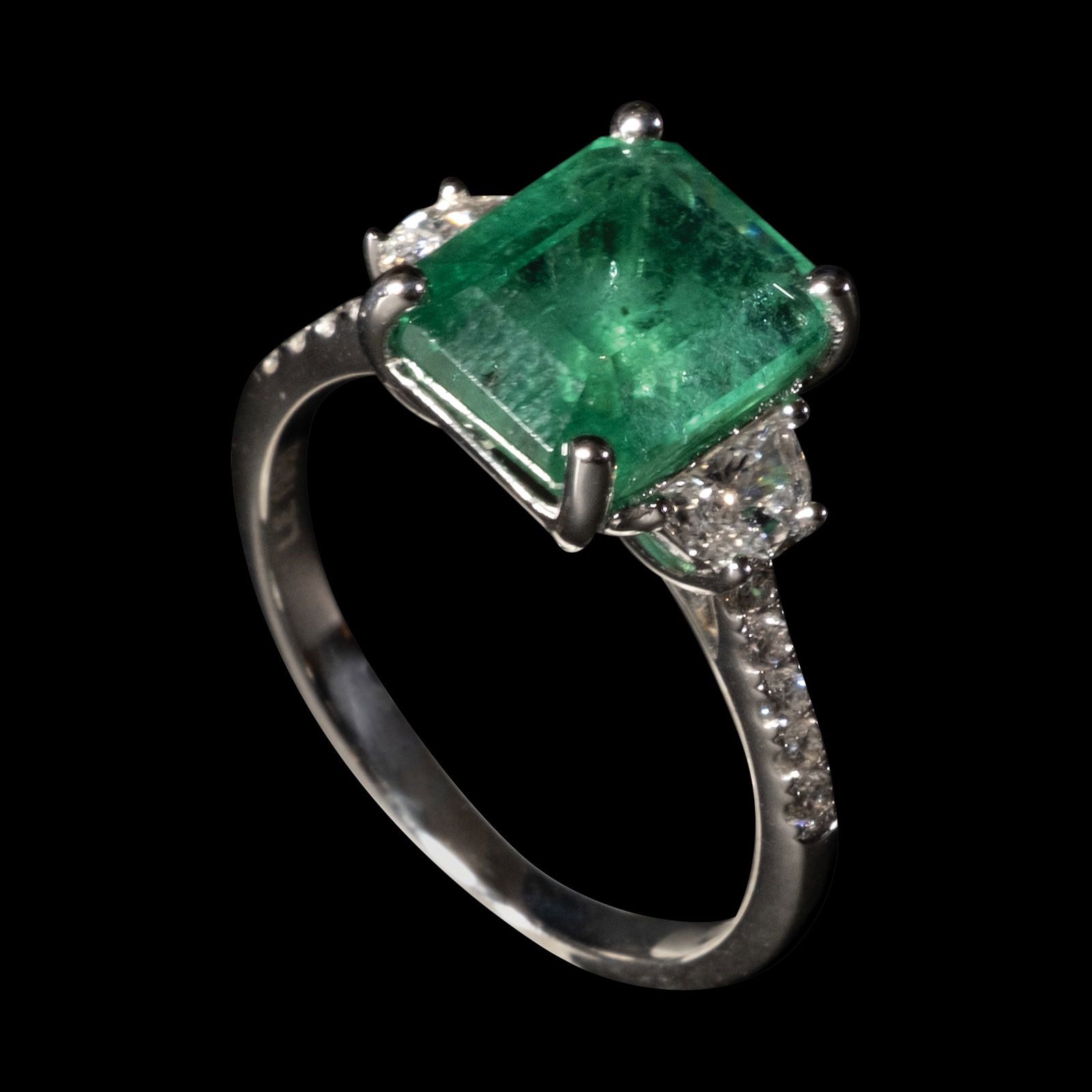 A Classic Emerald and Diamond Ring in 14k (1 of 1)