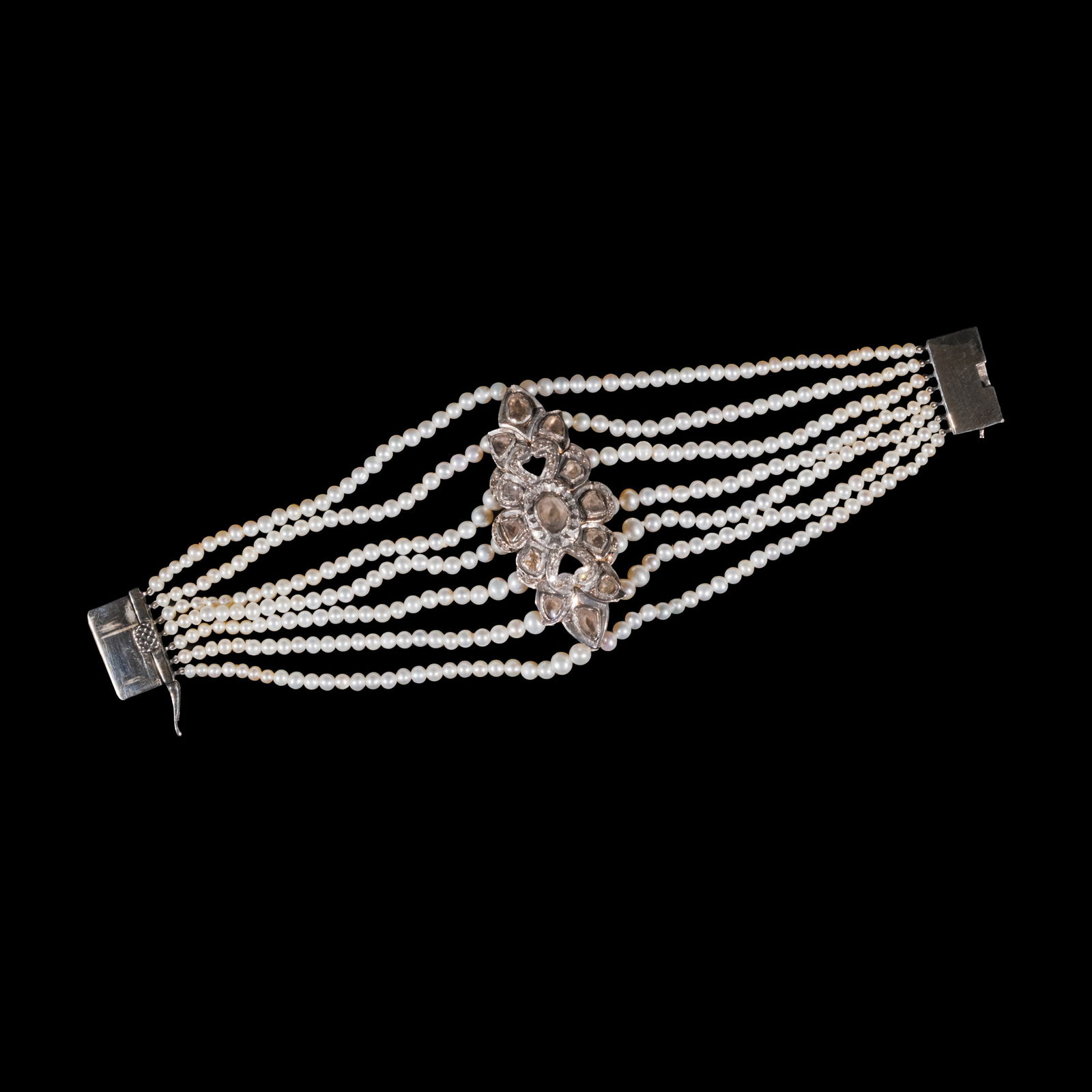 Silver Pearl Bracelet with Old Cut Diamonds Accents: Silver Pearl Bracelet with Old Cut DiamondsAccents