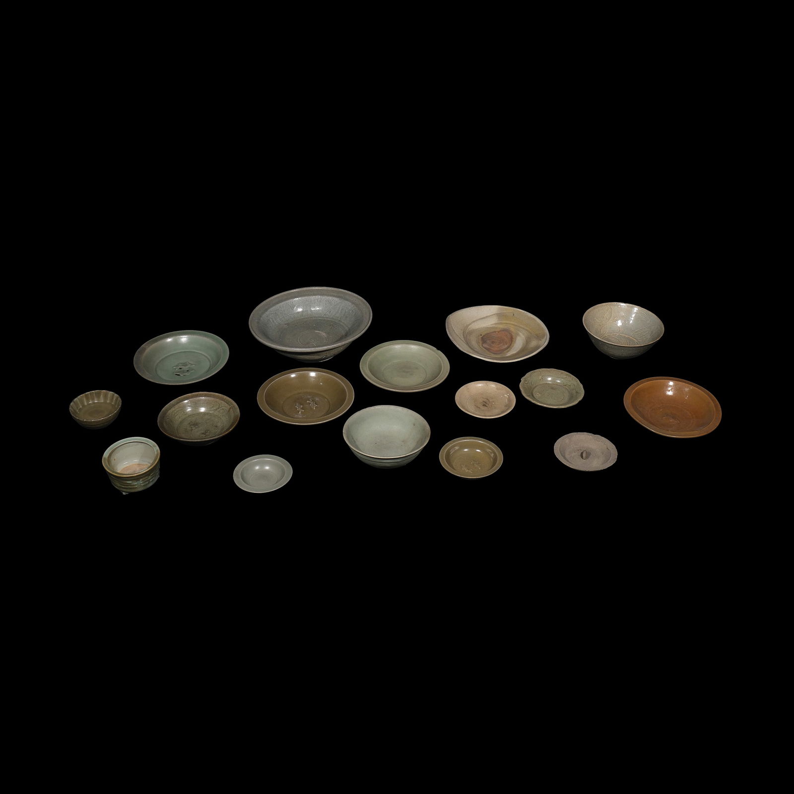 A Sixteen Piece Collection of Oriental Potteries (1 of 1)