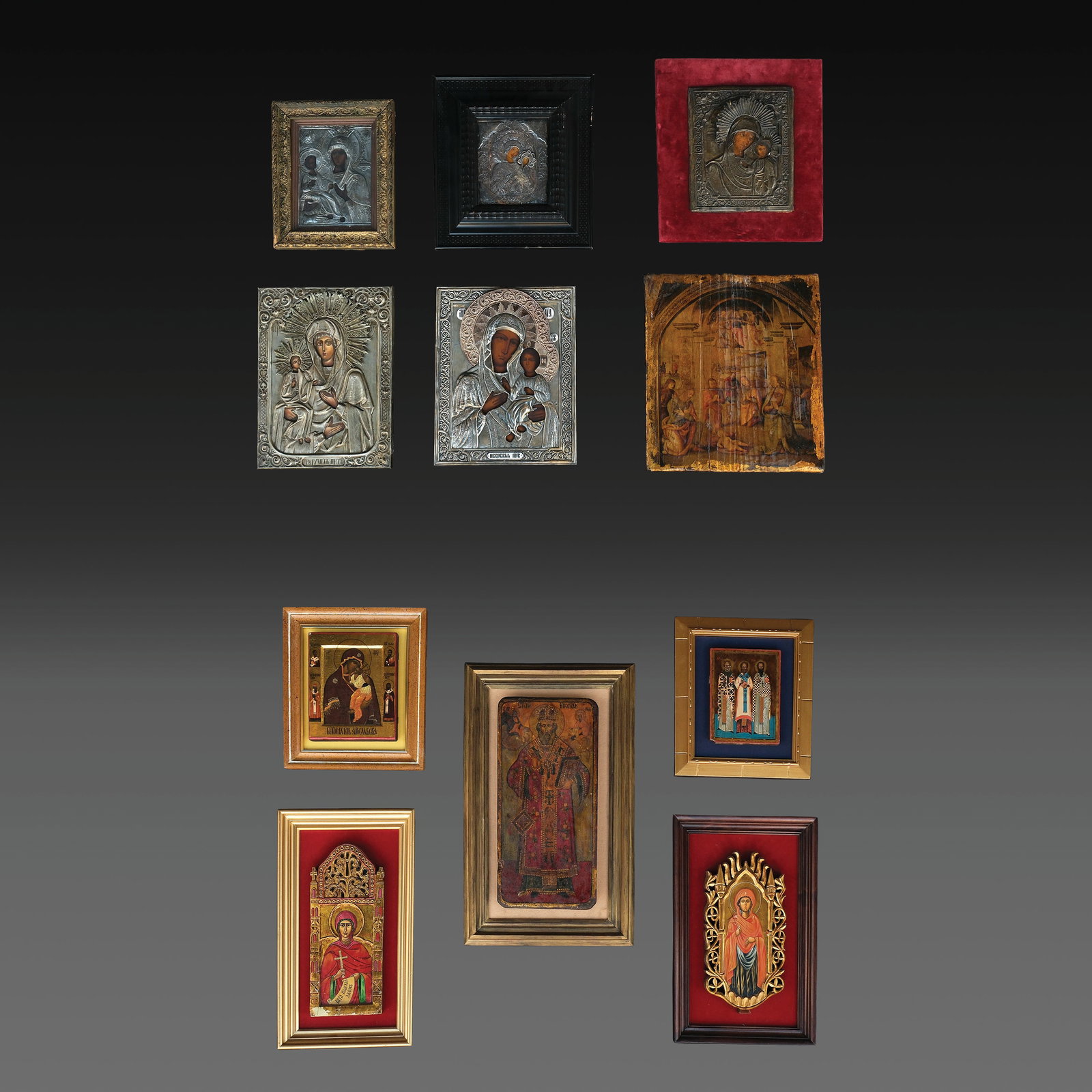 A Collection of Antique Religious Icon: a.) icon:6 3/4” x 4 3/4” (17 cm x 12 cm)with frame:10” x 8” (25 cm x 20 cm) b.) icon:5 3/4” x 4 3/4” (15 cm x 12 cm)with frame:11 3/4” x 10 3/4” (30 cm