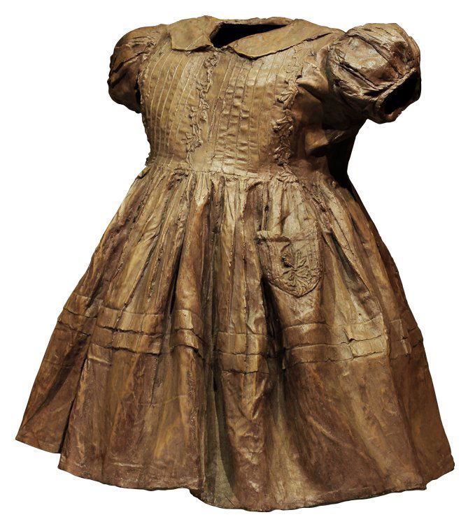 Marina Cruz (b.1982): Untitled signed and dated 2000 resin H:18 1/4” x L:18 1/4”x W:13 1/4 (46 cm x 46 cm x 34 cm) Through painting and sculpture or installations, Marina Cruz’s works focus on imagery inspired by the