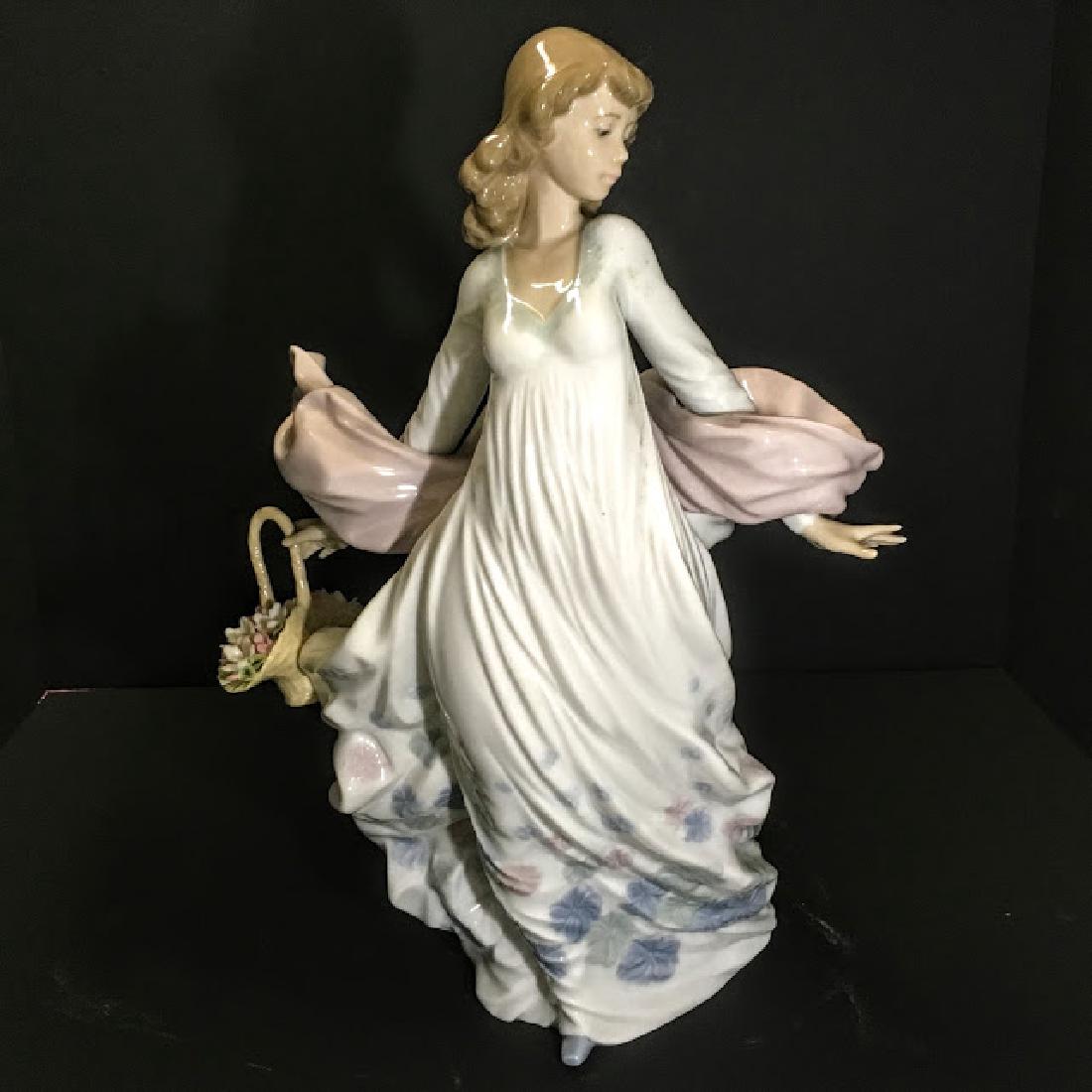 Lladro Figurine #5898 - Spring Splendor (1 of 6)