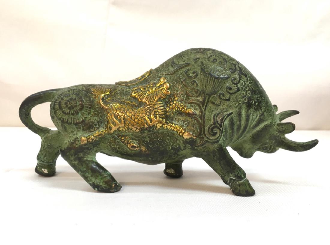 Chinese old bronze Carved Gold gilt Bull Sculpture (1 of 7)