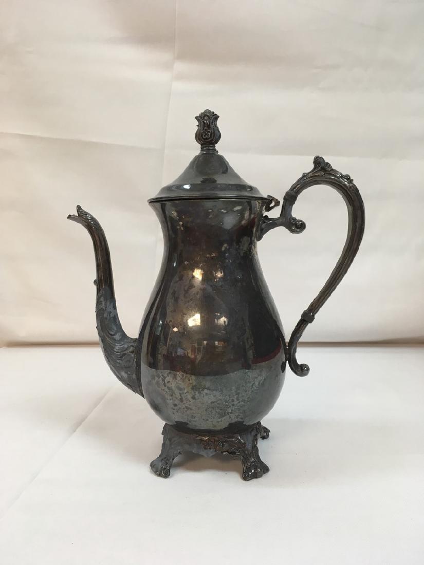 VINTAGE F.B. Rogers Silver Co Trademark 1883,: VINTAGE F.B. Rogers Silver Co Trademark 1883 silverplated Teapot, Measures 11" x 9" x 6"