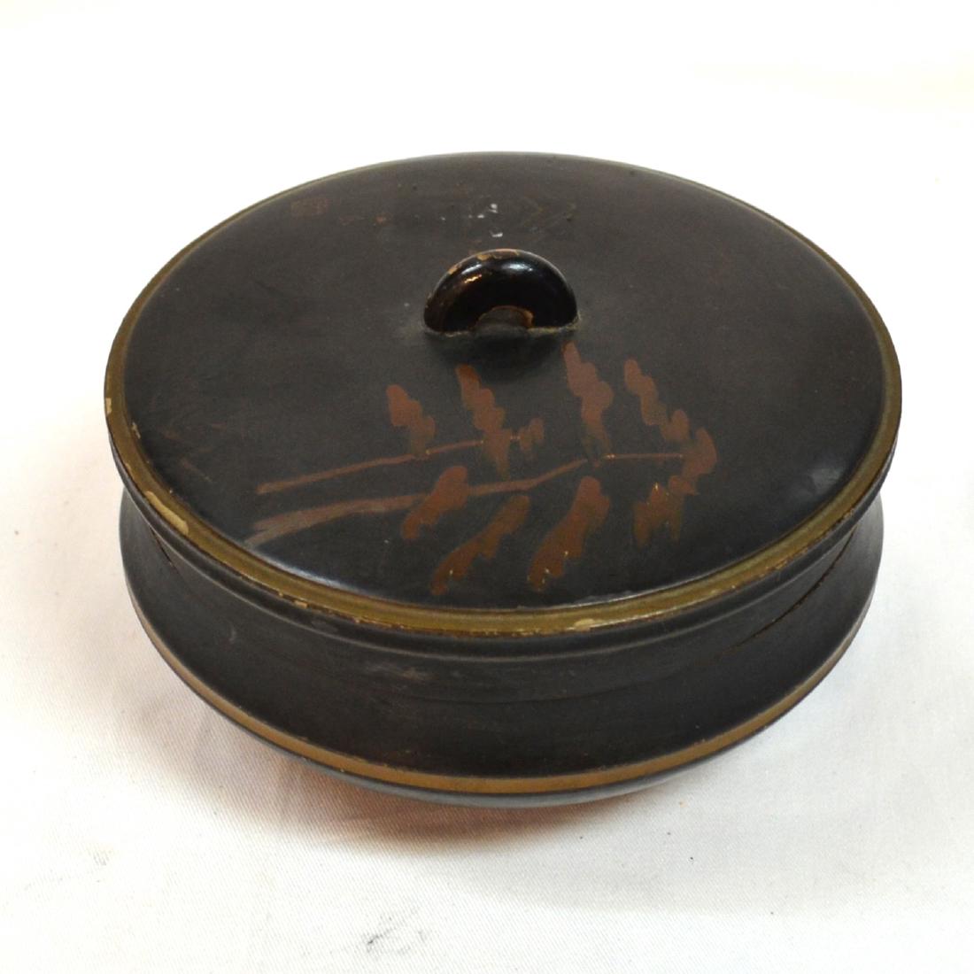 Vintage Japanese Oval Lacquered Trinket Box Signed (1 of 6)
