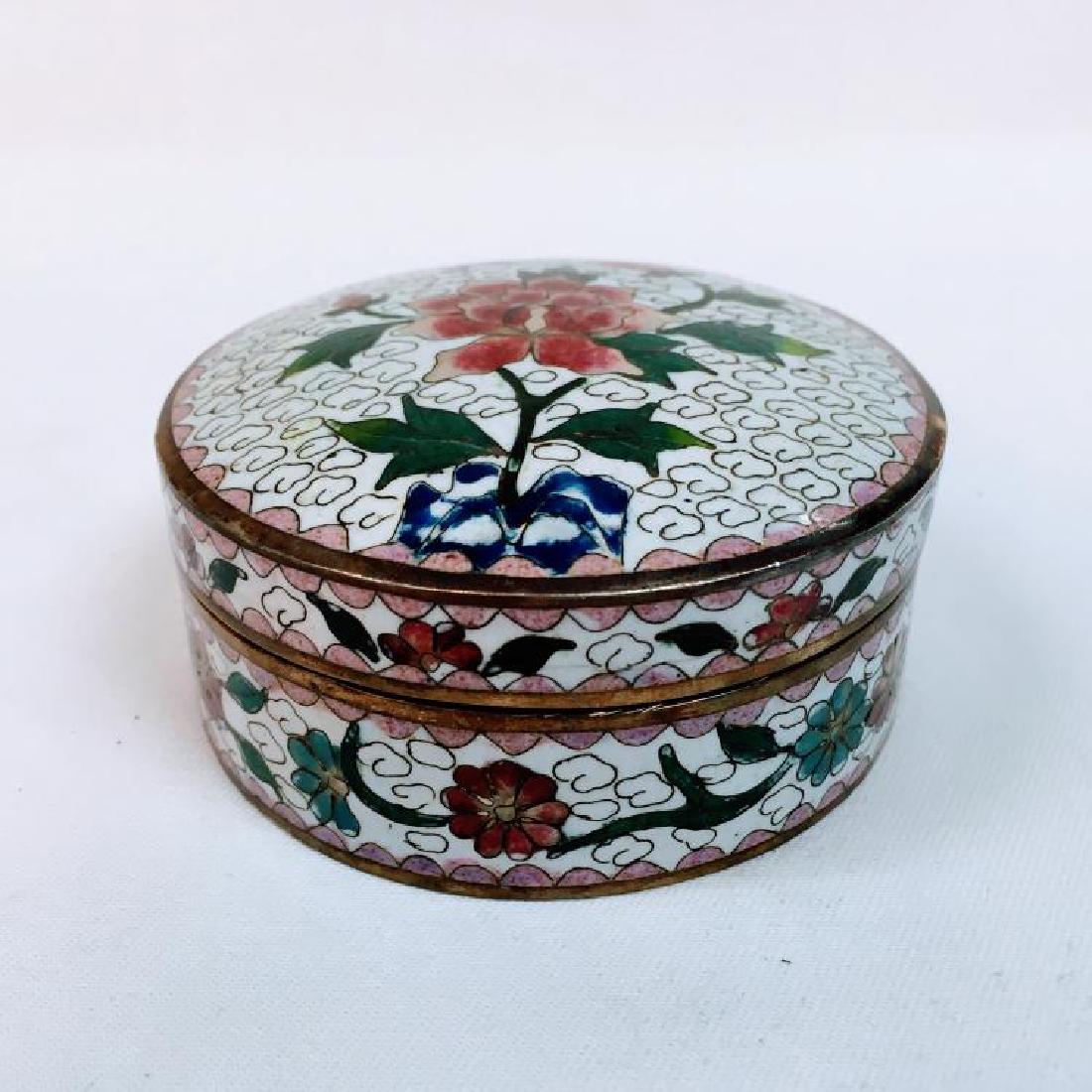 ANTIQUE CHINESE CLOISONNE ROUND FLORAL TRINKET BOX (1 of 5)