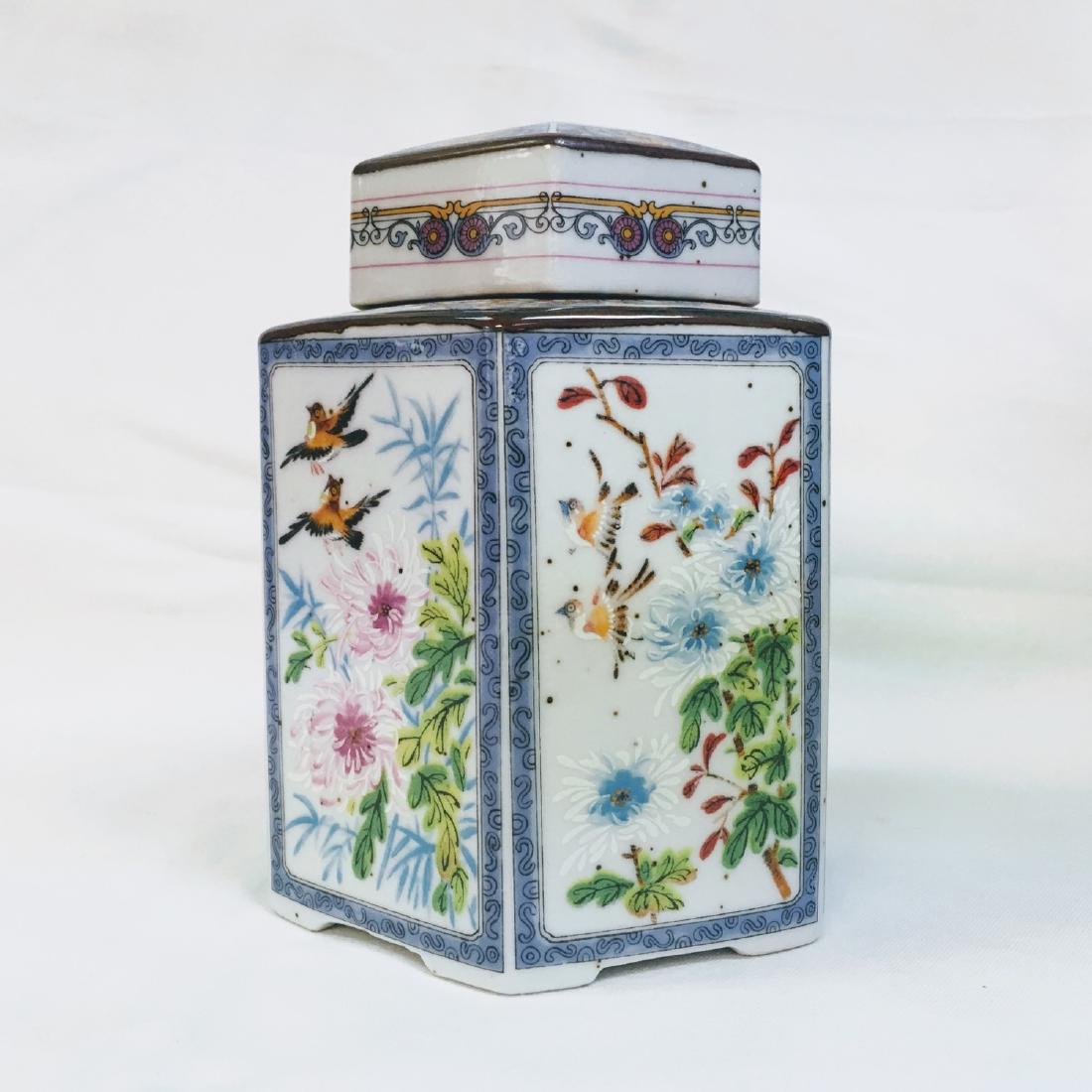 Antique chinese export Tea Caddy Decorated with Birds (1 of 5)