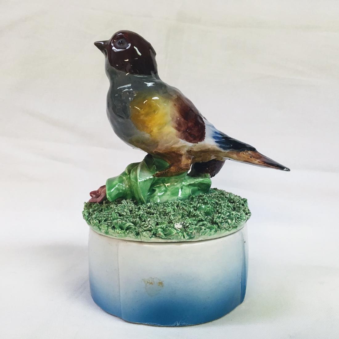 Antique Visconti Mollica Capodimonte Cover Dish Bow: Antique Visconti Mollica Capodimonte Cover Dish Bow Italy, Measures 6" x 5"