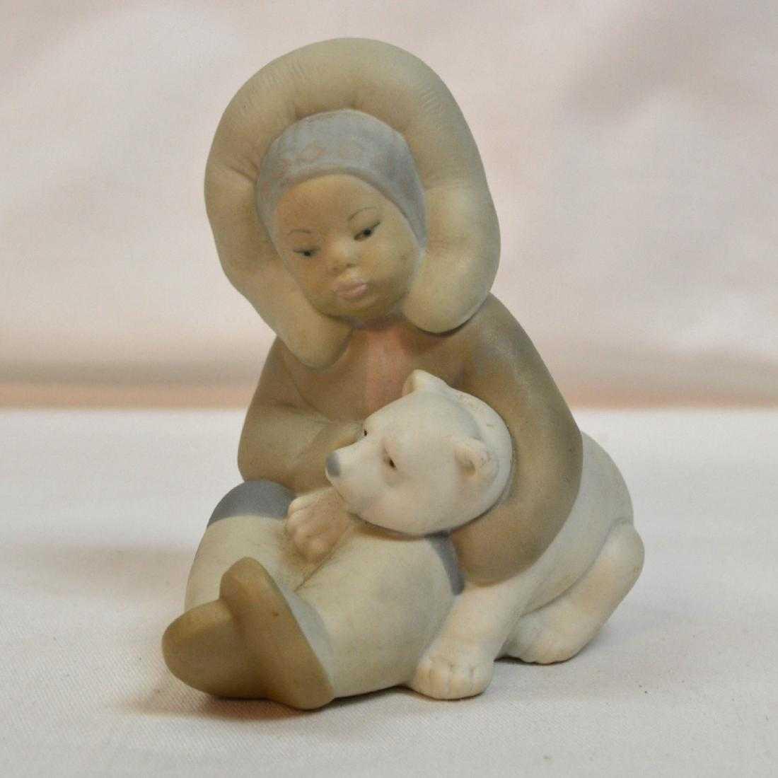 LLADRO PORCELAIN #1195 ESKIMO BOY PLAYING WITH POLAR (1 of 5)