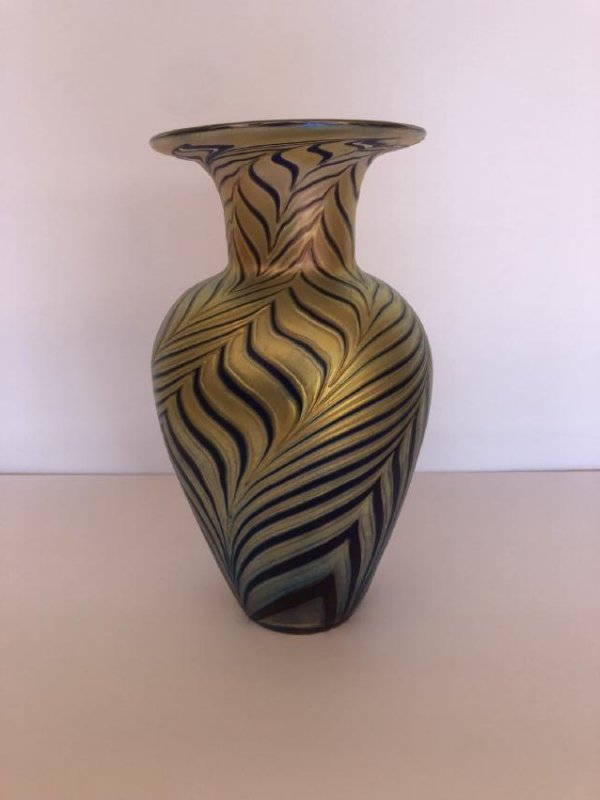 ROBERT HELD'S  ART glass vase signed (1 of 5)