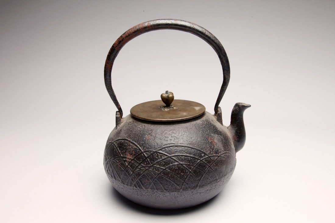 Japanese Iron and Brass Teapot (Tetsubin) (1 of 5)