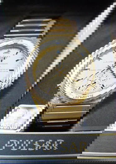 Mens Pulsar watch: Mens Pulsar Wrist Watch. New condition.