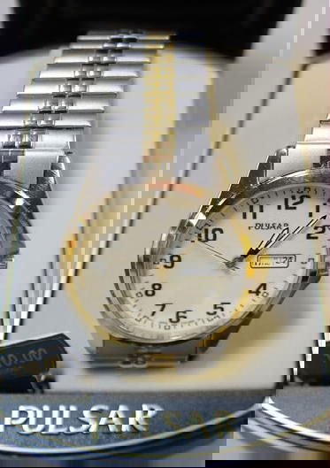 Mens Pulsar Wrist Watch: Mens Pulsar Wrist Watch. New condition.