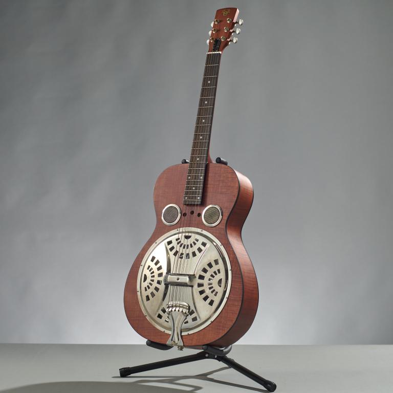 2010 Dobro Hound Dog DLX Guitar (1 of 5)