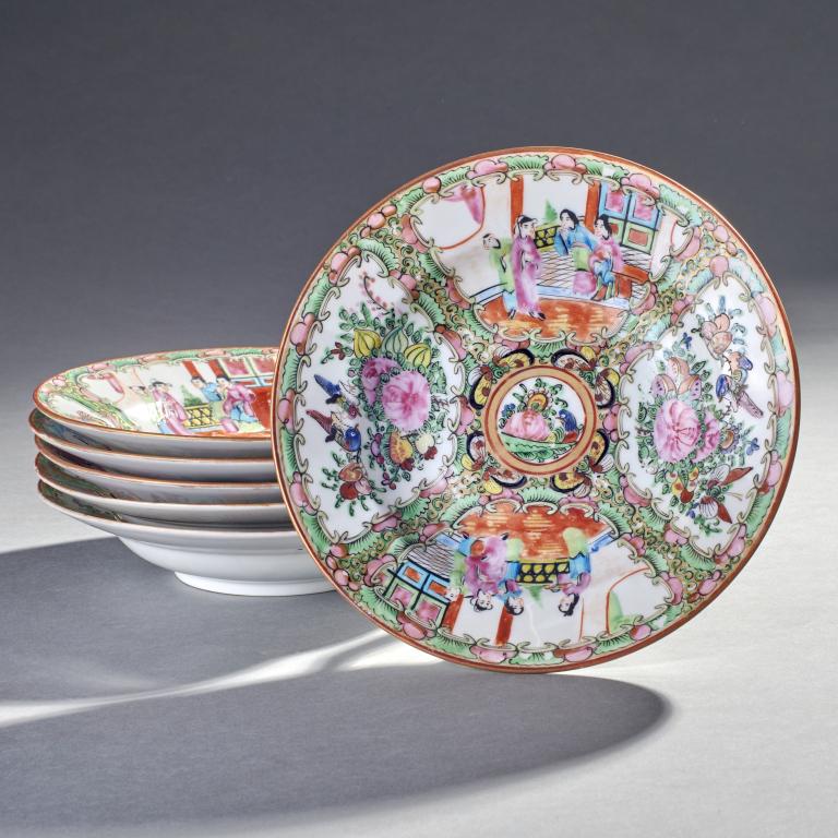 Group of 6 Rose Medallion Soup Bowls (1 of 2)