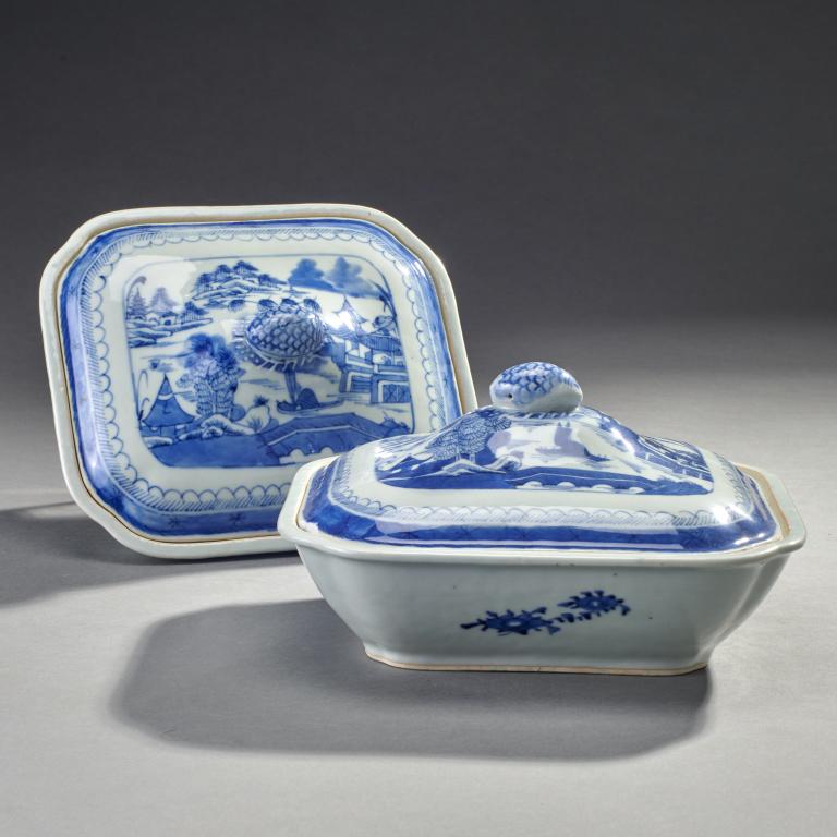 2 Chinese Export Canton Covered Vegetable Dishes (1 of 3)