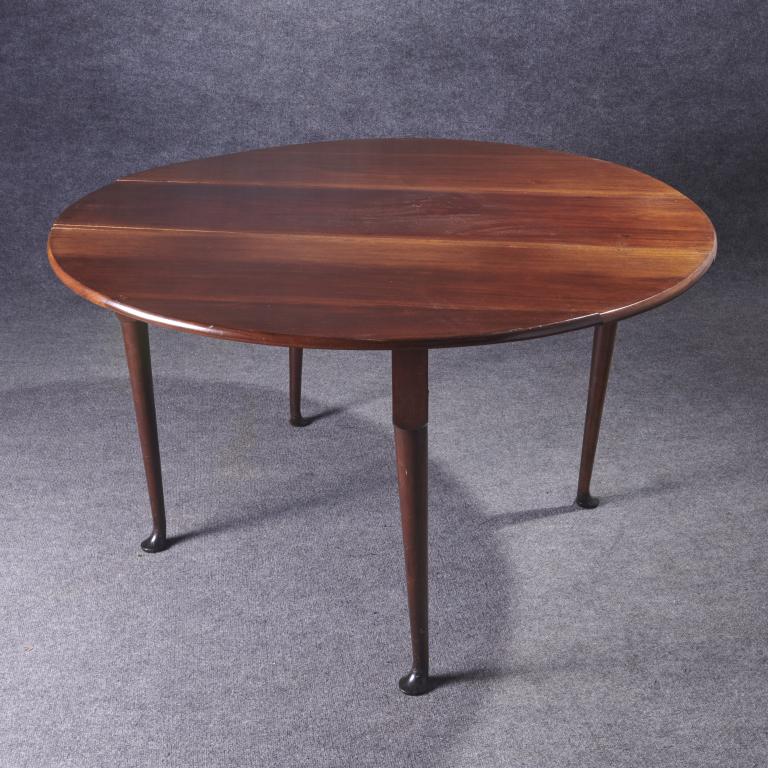 18th Century Queen Anne Drop-leaf Dining Table (1 of 3)